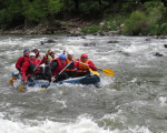 Впуснете се в едно истинско приключение по вода с Рафтинг по р. Искър от Makaroon