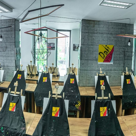 Арт Подарък: Рисуване и вино за двама | Makaroon.bg