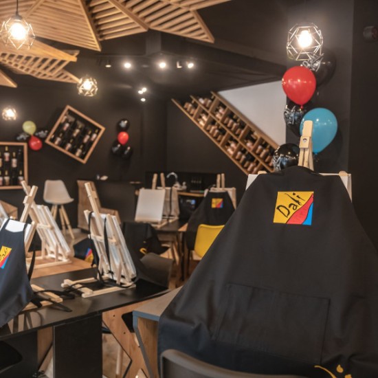 Арт Подарък: Рисуване и вино за двама | Makaroon.bg