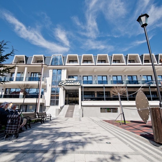 Indulge in complete relaxation with breakfast and spa with an overnight stay for two at the Romantica SPA Hotel from Makaroon