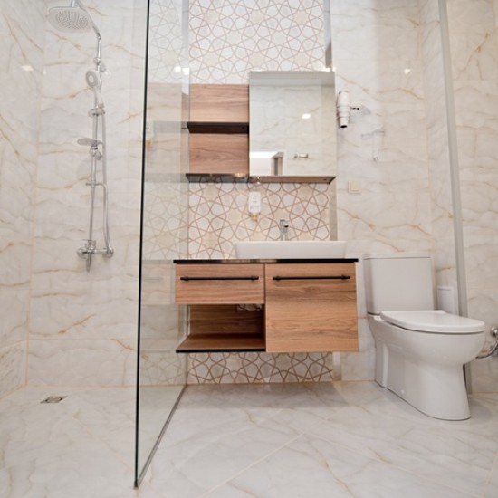 Indulge in complete relaxation with breakfast and spa with an overnight stay for two at the Romantica SPA Hotel from Makaroon