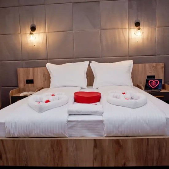 Почивка сред природата - насладете се на уикенд за двама + 2 деца със закуска и спа в СПА хотел Романтика от Makaroon Почивка сред природата - насладете се на уикенд за двама + 2 деца със закуска и спа в СПА хотел Романтика от Makaroon