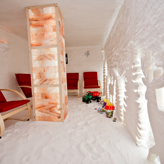 Indulge in complete relaxation with breakfast and spa with an overnight stay for two at the Romantica SPA Hotel from Makaroon