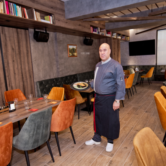 Indulge in complete relaxation with breakfast and spa with an overnight stay for two at the Romantica SPA Hotel from Makaroon