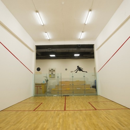 Направете нещо ново и вълнуващо с Индивидуален скуош урок в Double Yellow Squash Club от Makaroon