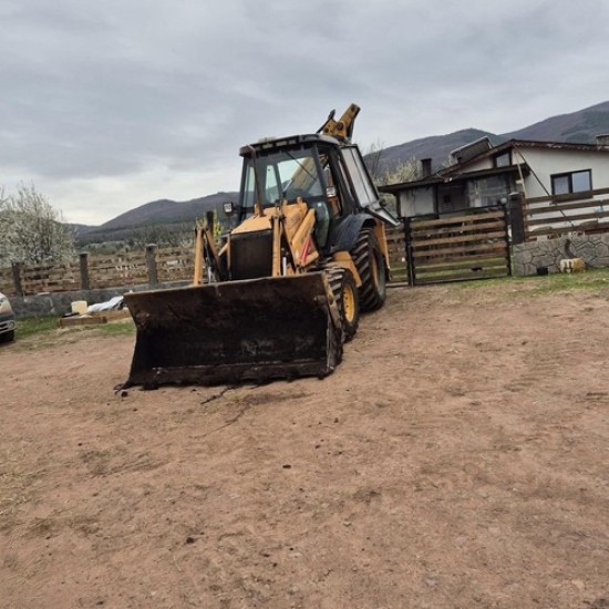 Разберете какво е да си истински багерист с 1 час каране и копаене с багер от Makaroon
