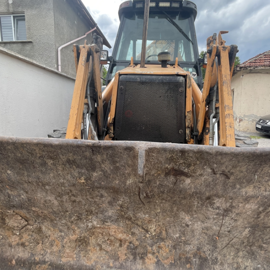 Разберете какво е да си истински багерист с 1 час каране и копаене с багер от Makaroon