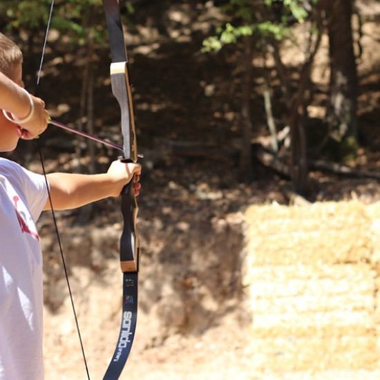 Подарете си ден сред природата с барбекю и стрелба с лък край Ихтиман от Makaroon
