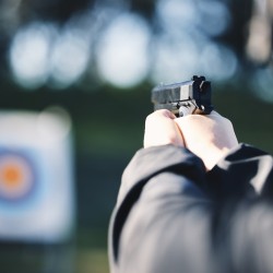 Обучение по стрелба с различни видове оръжия в Пловдив