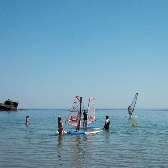 Подарете си една необикновена разходка по море с каяк или sup за двама в залива на плаж Нестинарка от Makaroon