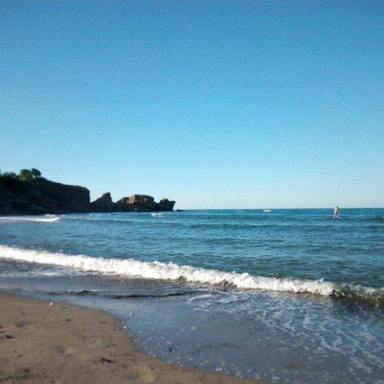 Подарете си една необикновена разходка по море с каяк или sup за двама в залива на плаж Нестинарка от Makaroon