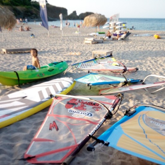 Подарете си една необикновена разходка по море с каяк или sup за двама в залива на плаж Нестинарка от Makaroon