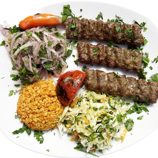 Опознайте вкуса на Турция с богата семейна вечеря с 3-степенно меню по избор в Турски ресторант При майстор Ибо от Makaroon