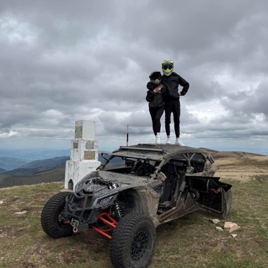 Време е за смях, адреналин и красиви гледки с возене на УТВ в сърцето на Осогово от Makaroon