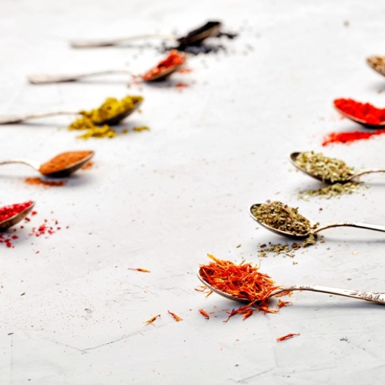 Опознайте света на подправките с дегустация на ароматни растения от цял свят за един човек от Makaroon