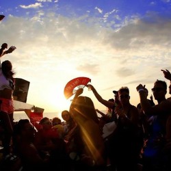 В прегръдката на морето: Разходка за двама с кораб Св. Тома край Варна