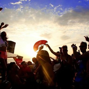 В прегръдката на морето: Разходка за двама с кораб Св. Тома край Варна