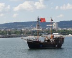 Подарете си една необикновена морска разходка за двама с кораб Св. Тома край Варна от Makaroon