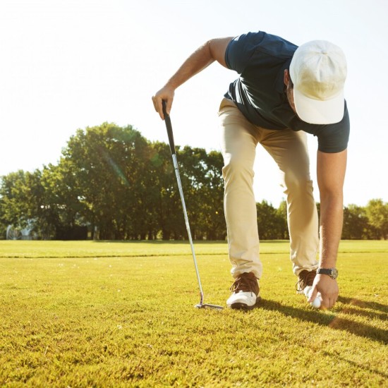 Активност и релаксация с Делничен урок по голф за двама от Makaroon